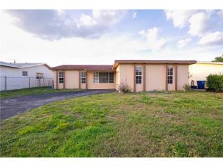 8453 Sheraton Dr, Hollywood, FL 33025-2824