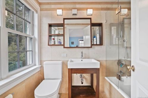 129 Loring Ave, New Rochelle NY  10803-2013 exterior