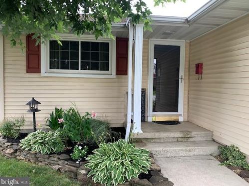 415 Mckinley Ave, Hanover, PA 17331-1438