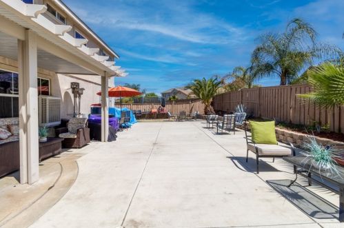 19515 Palomar St, Lake Elsinore CA  92530-6393 exterior