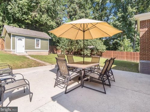 6202 Tanglewood Ct, Springfield VA  22152-1845 exterior