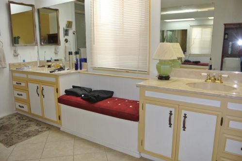 194 La Paloma Dr, Lodi CA  95240-0711 exterior