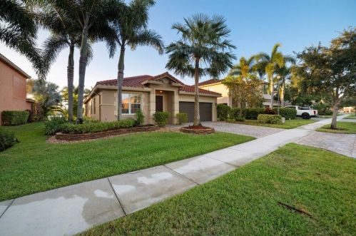 3432 Oakmont Estates Blvd, West Palm Beach, FL 33414-9358