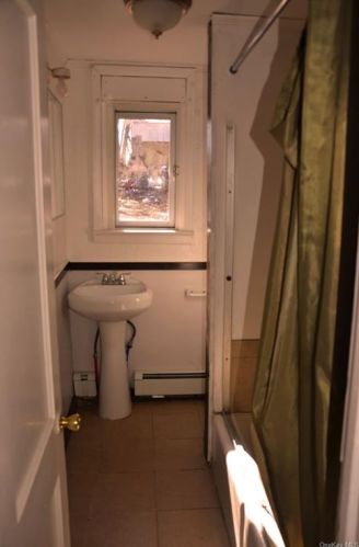 10 Cottage St, Monticello NY  12701-1202 exterior