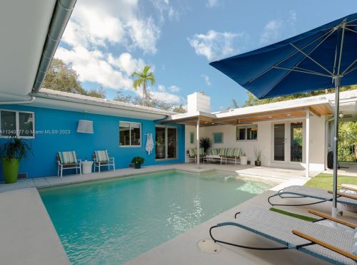 1201 102nd St, Miami, FL 33138-2600