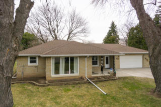 1208 Burnette St, Neenah, WI 54956-1605