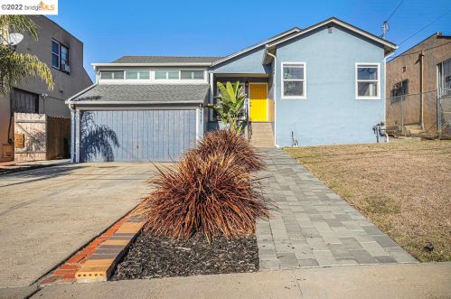 3337 64th Avenue Pl, Oakland, CA 94605-2101