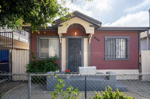 934 Washington Pl, Long Beach, CA 90813-6618