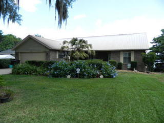 754 Lake Shore Ter, Interlachen, FL 32148-4300