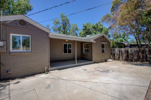 202 Camellia Way, Modesto CA  95354-2817 exterior