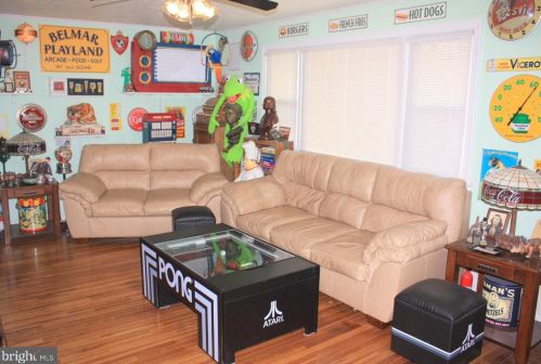 1203 Louis St, Riverton, NJ 08077-2120