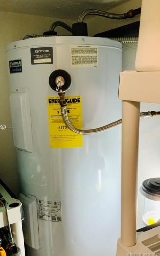 6512 3rd Ct, Hialeah FL  33012-6722 exterior