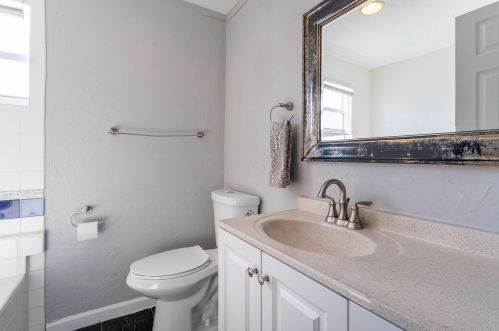 38 8th Ave, Delray Beach FL  33444-2663 exterior