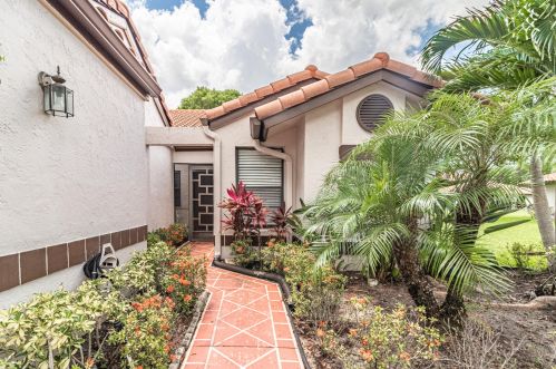 6029 Kings Gate Cir, Delray Beach FL  33484-2450 exterior