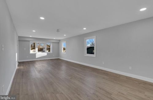 83 Hamilton Ln, Willingboro NJ  08046-1704 exterior