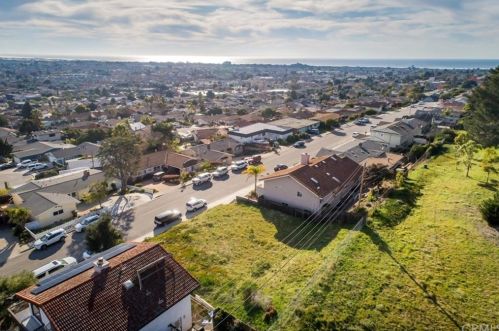 1210 Montego St, Pismo Beach, CA 93420-2435