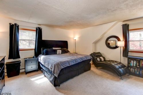 24 Serpentine Rd, Skyline Lakes NJ  07456-2521 exterior