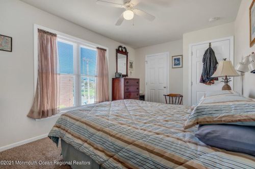 271 Kearney Ave, Pelican Island NJ  08751-1822 exterior