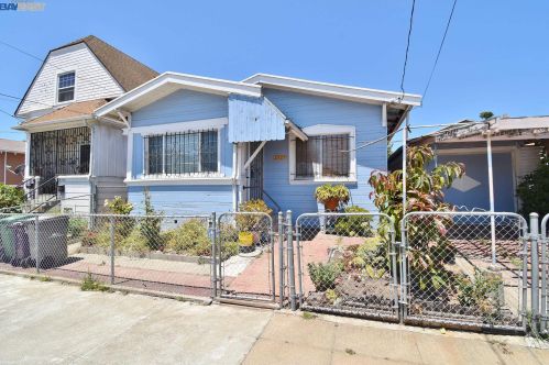 2025 25th Ave, Oakland, CA 94601-1125