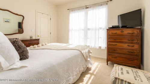 6 Springtide Rd, Lakewood NJ  08701-7510 exterior