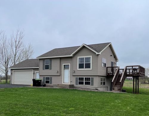 813 Carter Rd, Stanley, WI 54768-5004