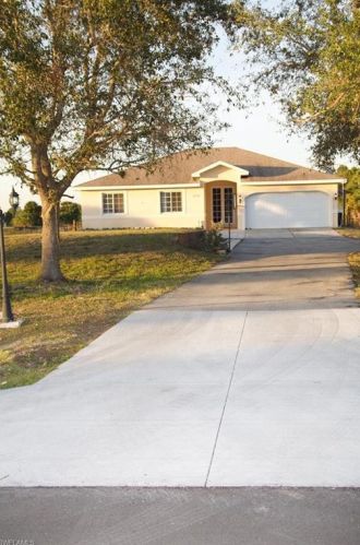 2725 41st Ave, Naples, FL 34120-2801