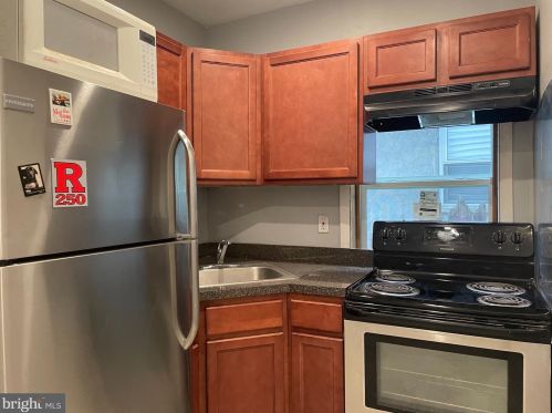 104 Linden St, Camden NJ  08102-1631 exterior