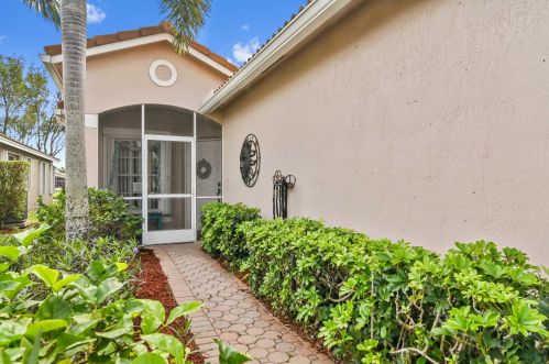7708 Cherry Blossom Way, Boynton Beach, FL 33437-5446