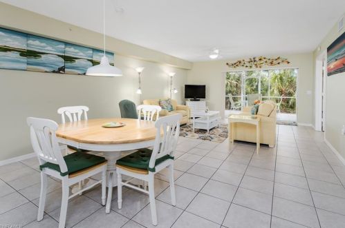 15495 Cedarwood Ln, Naples, FL 34110-8026