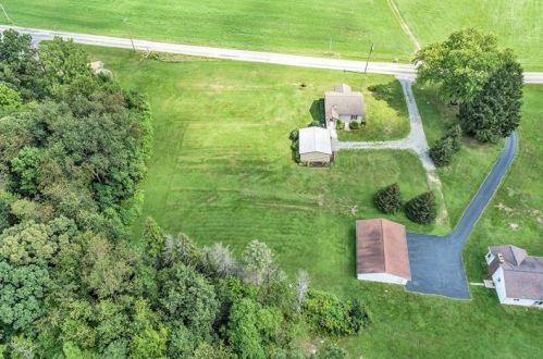 421 Pleasant Hl Rd, Hookstown PA  15050-1516 exterior