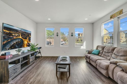 12482 Boxwood Ter, Whittier, CA 90670-3850