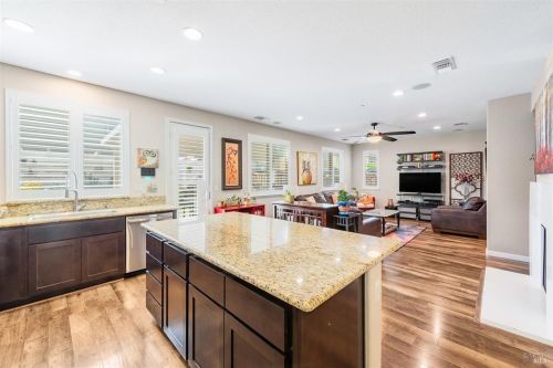 5284 Gramercy Cir, Fairfield CA  94533-6680 exterior