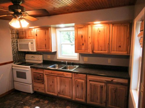 225 Lincoln St, Stetsonville, WI 54480-9555