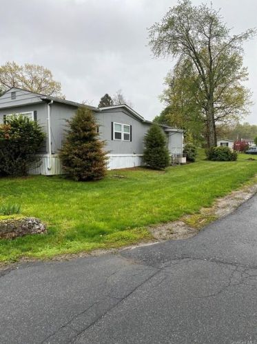 179 Van Wagner Rd, Poughkeepsie, NY 12603-1043