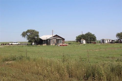 4004 Progressive Rd, Summerfield, TX 79045-8236