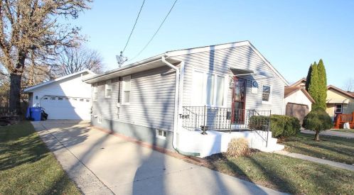 708 Dodge St, Watertown, WI 53094-4749