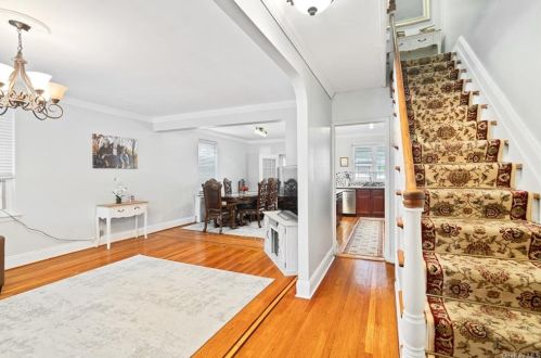2225 Pearsall Ave, Bronx, NY 10469-5437
