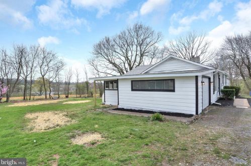 60 Gordon Dr, Carlisle PA  17013-8603 exterior