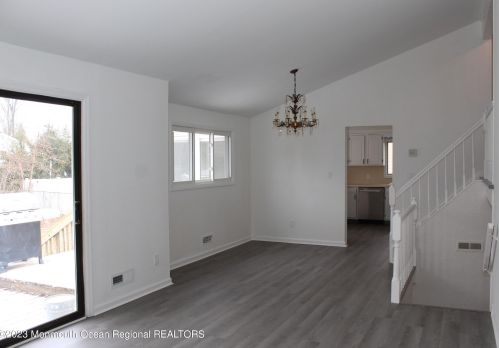 6 Hialeah Ave, Middletown NJ  07748-1049 exterior