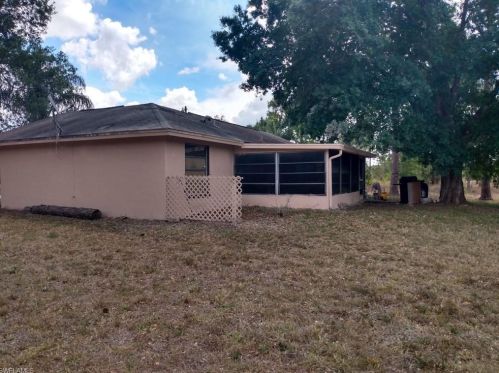 925 Thompson Ave, Lehigh Acres, FL 33972-3313