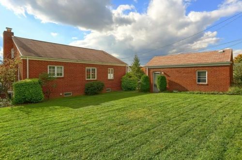 1812 Dailey Ave, Latrobe PA 15650-3027 exterior