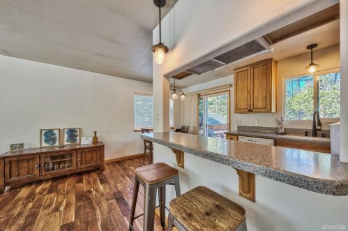 1045 Mohawk St, South Lake Tahoe CA  96150-5232 exterior