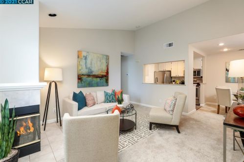 884 Lake Mcclure Dr, San Jose, CA 95123-2474