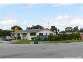 2575 214th St, Miami, FL 33180-1051