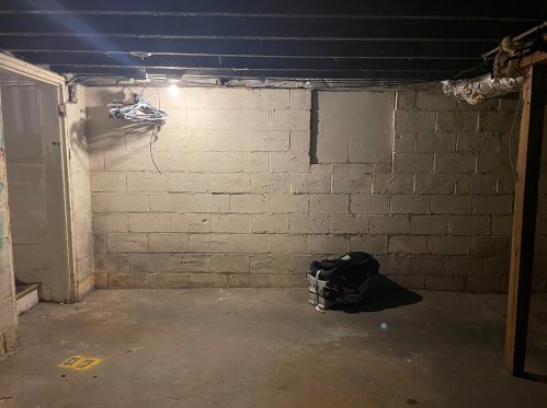 1964 Finn Pl, Milwaukee WI 53206-1338 exterior