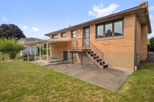 432 Marzolf Rd, Pittsburgh PA  15209-1117 exterior