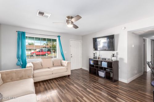 833 Dolphin Ave, Mesa, AZ 85204-3401