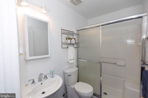 1151 Harbour Dr, Palmyra NJ 08065-2216 exterior