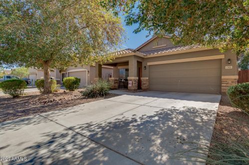 1389 Brangus Way, San Tan Valley, AZ 85143-5737