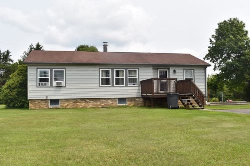 1609 Crestview Dr, Somerset, PA 15501-2751